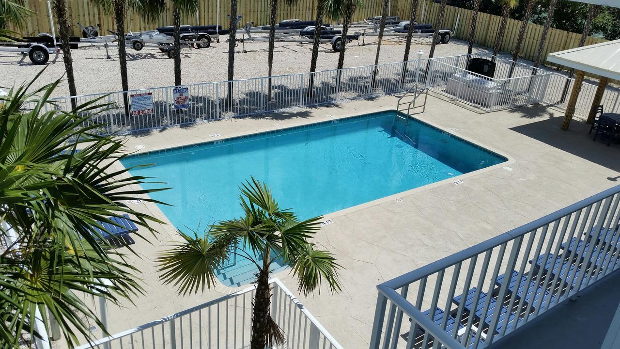 Knight'S Key Suites Маратон Экстерьер фото